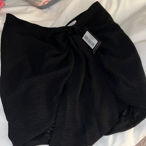 Abbeline Front Tie Skirt- Never worn